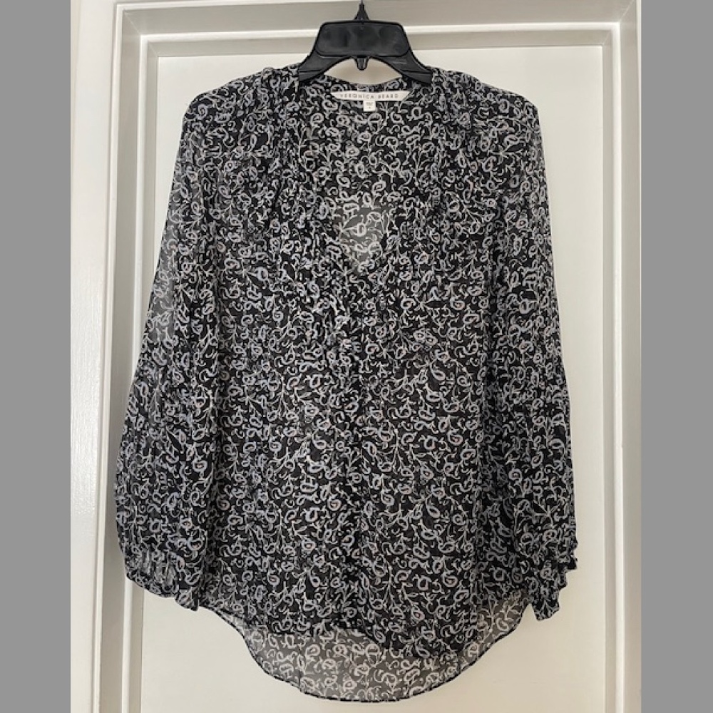 VERONICA BEARD Silk Print V Neck Blouse EUC